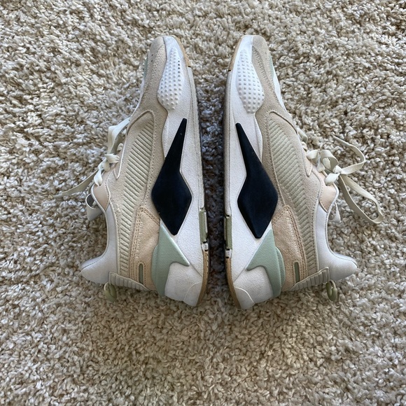 Puma Chunky Dad Sneakers - Picture 2 of 4
